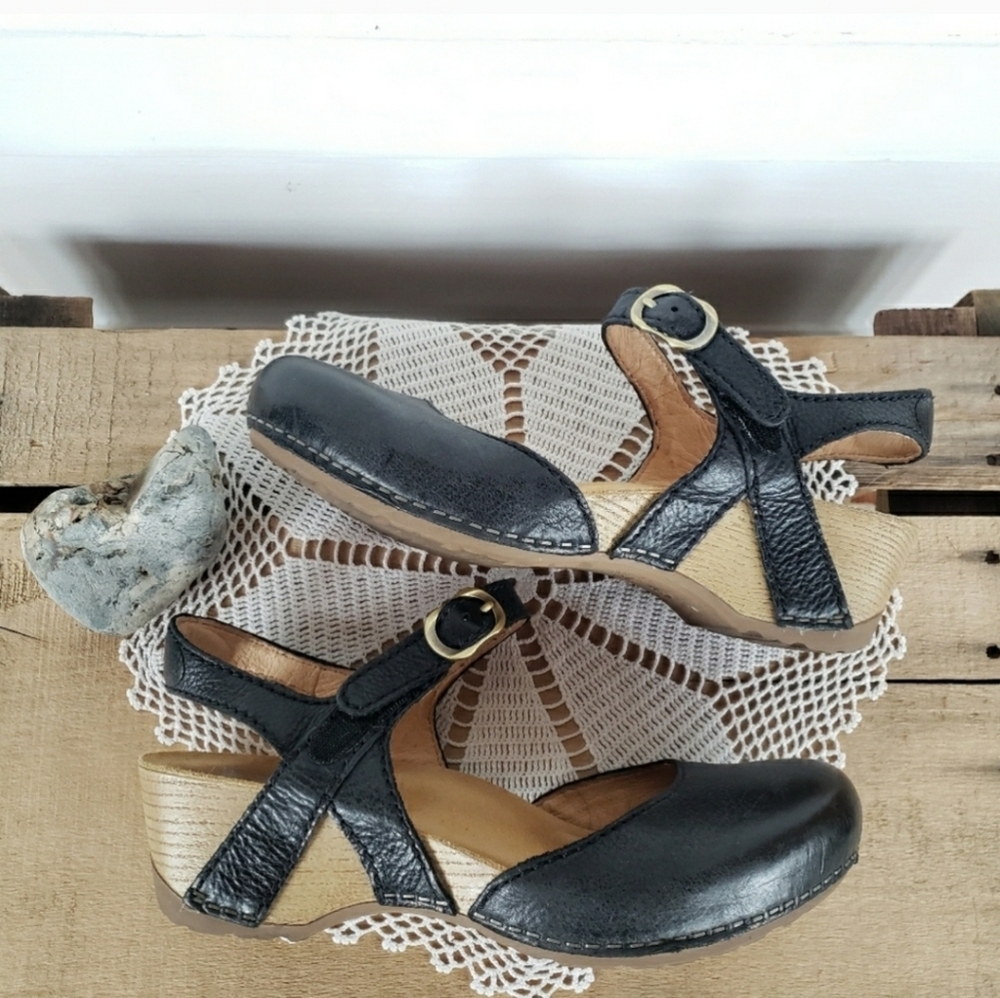 Black Dansko Tiffani Strappy Clog Sandal MaryJane Burnished Straps Buckles 37 39 - Picture 7 of 10